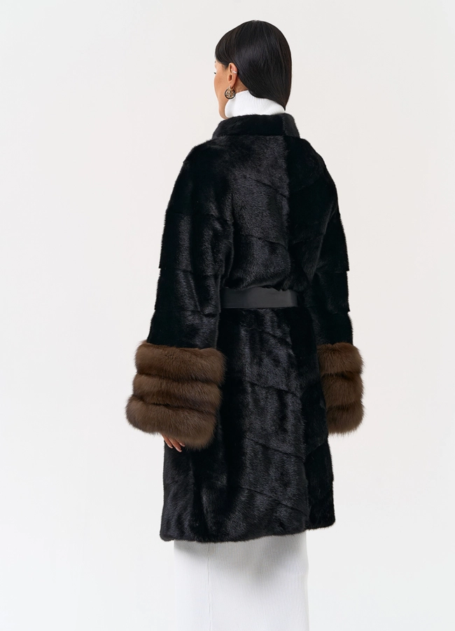 Норковая шуба с манжетами из меха куницы модель № 31200 универмаг малина