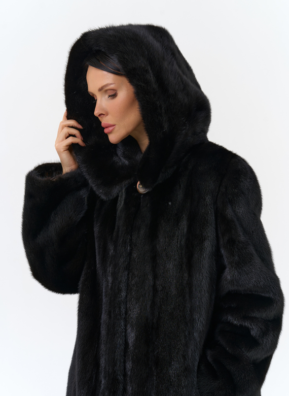 Шуба из норки в цвете махагон