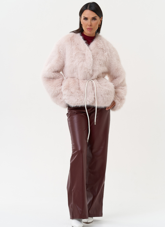Куртка из эко меха персикового цвета