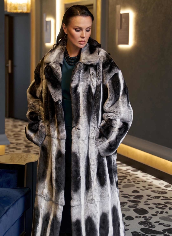 Длинная шуба из меха кролика 