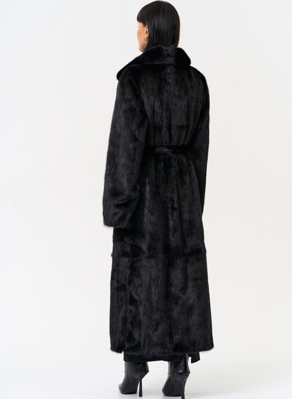 Длинная шуба из меха норки в черном цвете