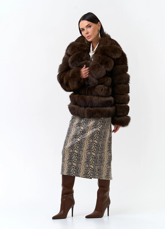 Короткая шуба из меха песца с английским воротником модель № 33759 универмаг малина