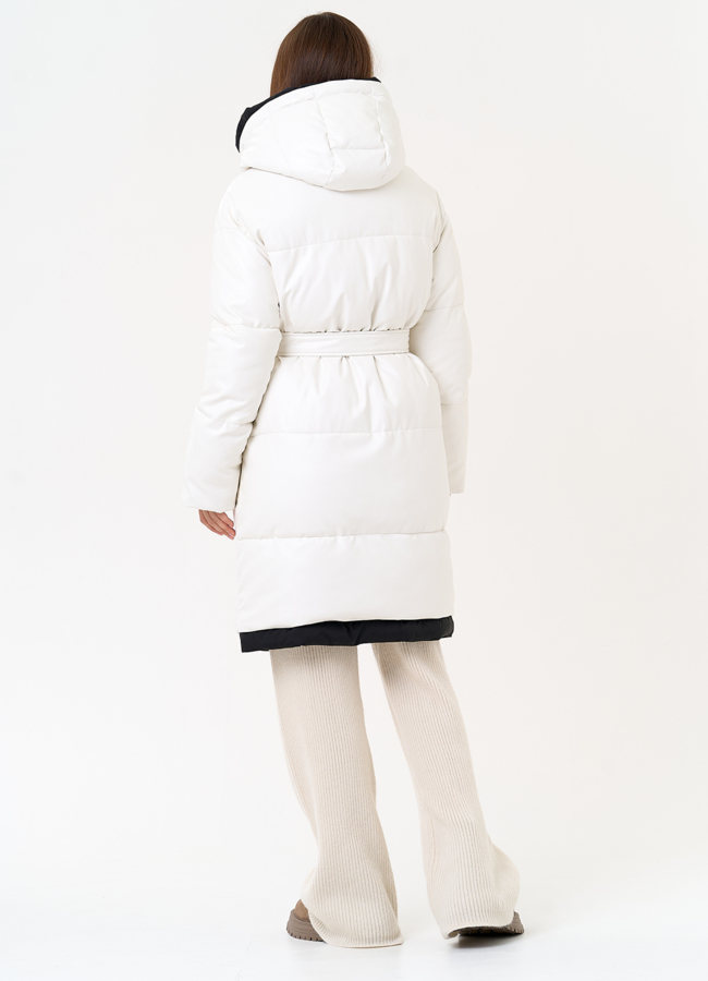 Белый пуховик из эко кожи с поясом модель № 30728 в рассрочку