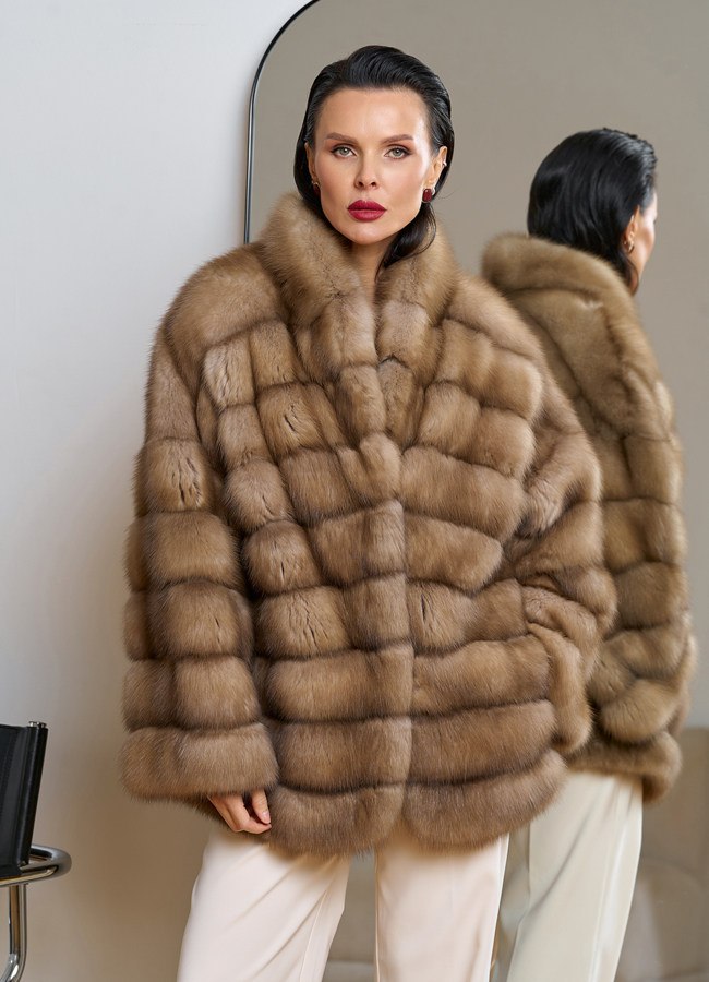 фото Женская шуба из куницы с воротником модель № 31550