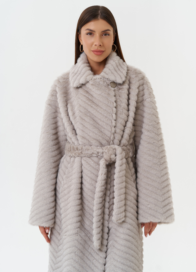 Женское пальто из эко меха с поясом модель № 28452 в рассрочку