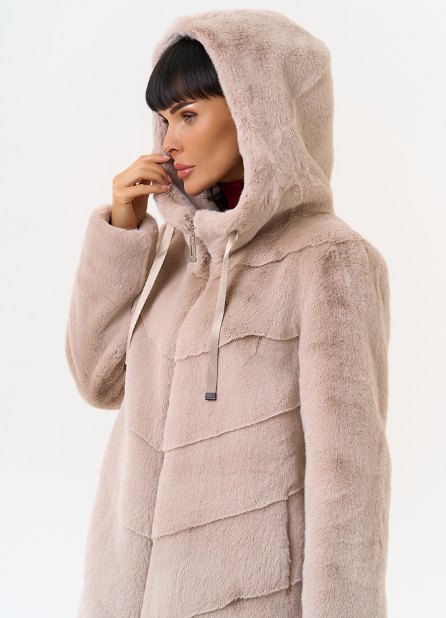 Женская шуба из эко меха с капюшоном модель № 31228 универмаг малина