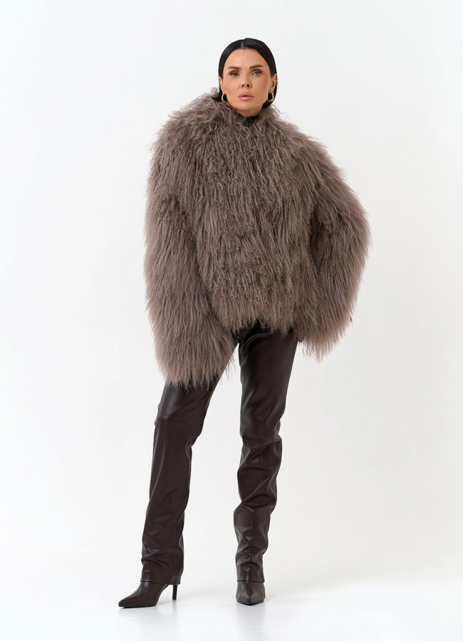 Короткая шуба из ламы модель № 31781 универмаг малина фото