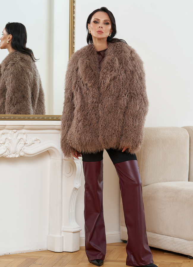 Женская шуба из меха ламы модель № 30635 в рассрочку