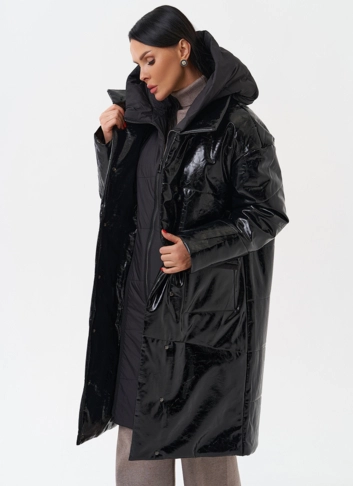 Женский пуховик из эко кожи с капюшоном
