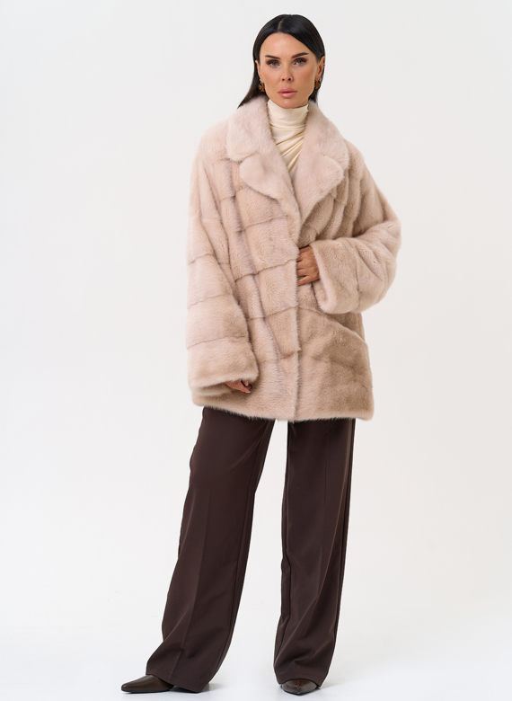 Укороченная шуба из меха норки с английским воротником