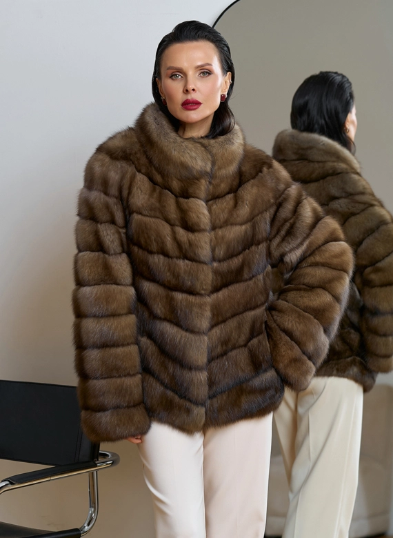 Женская шуба из соболя с воротником стойкой фото