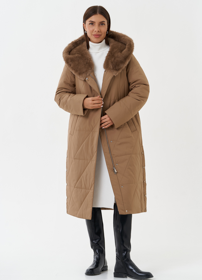 Пуховик с капюшоном из эко меха модель № 28400 универмаг малина